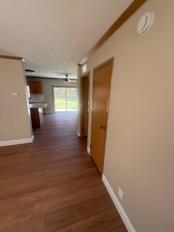 Building Photo - 1561 Maryan Ave