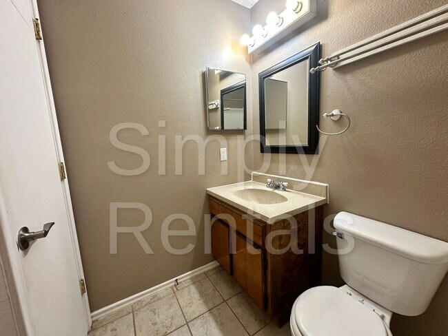 Building Photo - 479 Mills Way