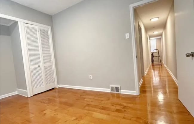 Building Photo - 413 W Porter St