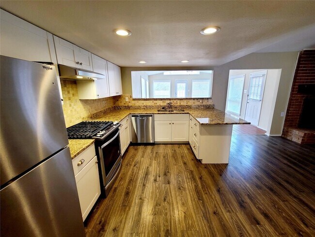 Building Photo - 4130 Santa Barbara Dr