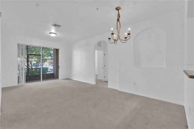 Building Photo - 8300 Portofino Dr