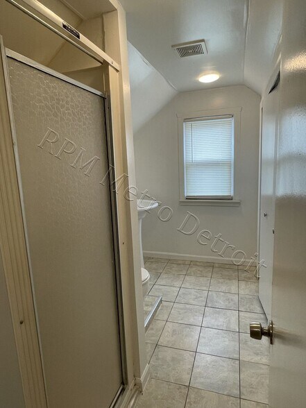 Building Photo - 8203 Paige Ave