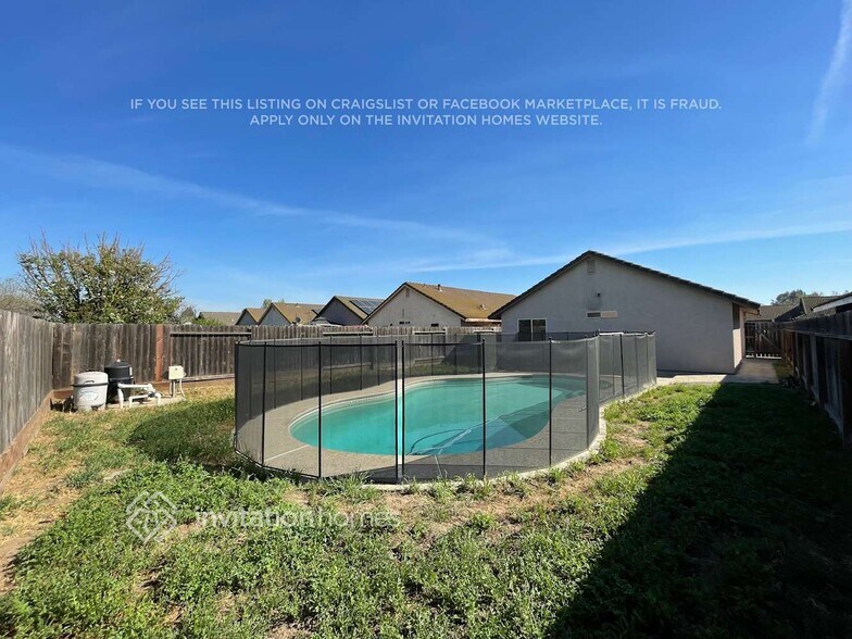 Building Photo - 1144 La Mesa St