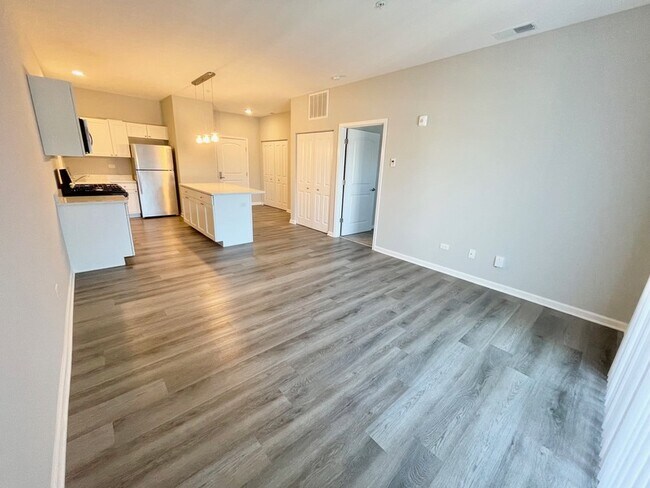 Building Photo - 301 N Madison St