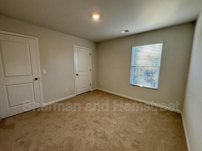 Building Photo - 248 Expedition Dr