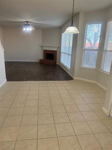 Building Photo - 2004 Golden Oak Dr