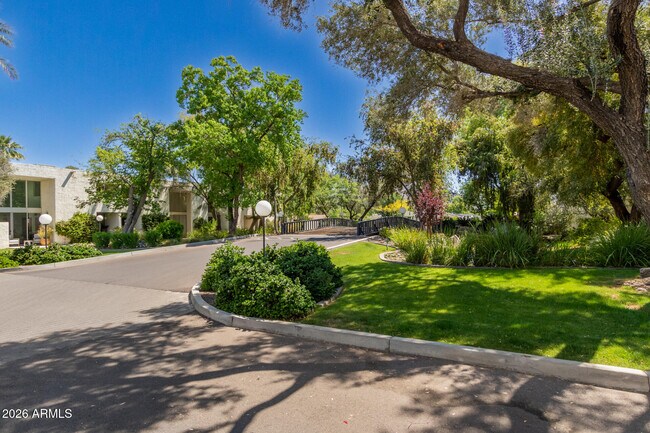 Building Photo - 4656 N 40th St