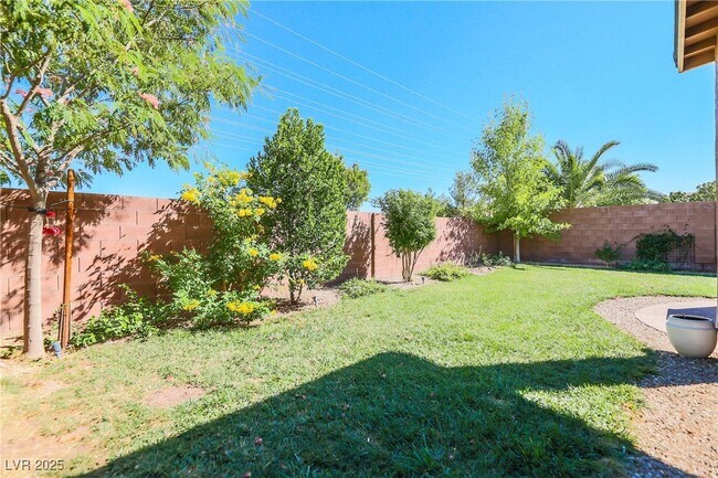 Building Photo - 780 Valley Rise Dr