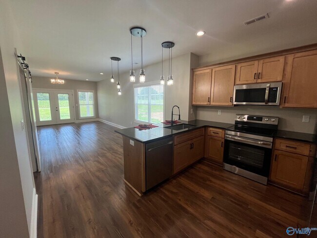 Building Photo - 102 Co Rd 469