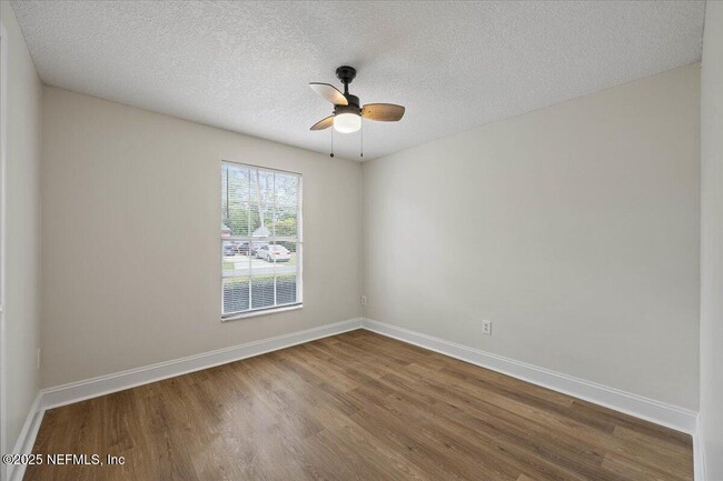 Building Photo - 2650 Debbie Ct
