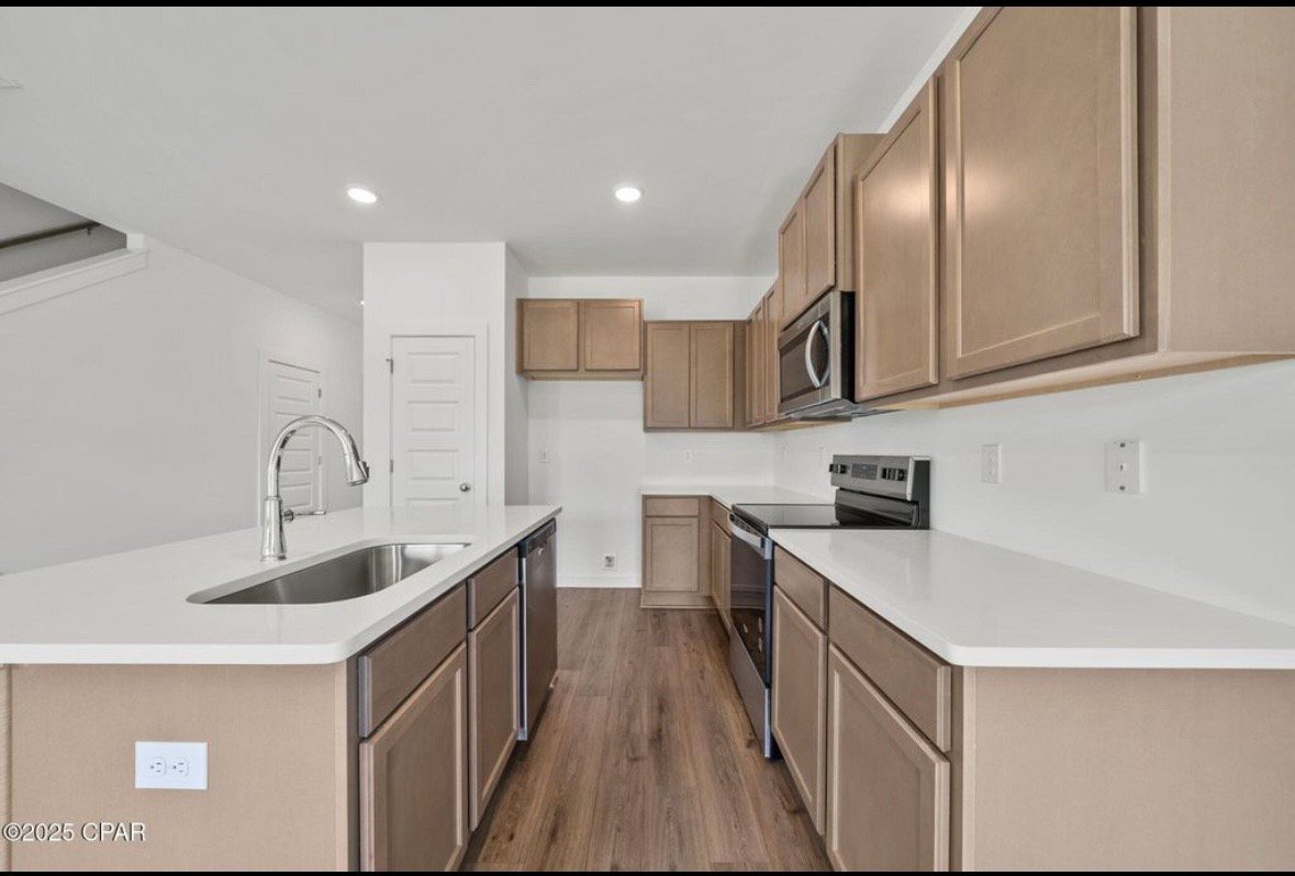 Building Photo - 5876 Tyndall Pl