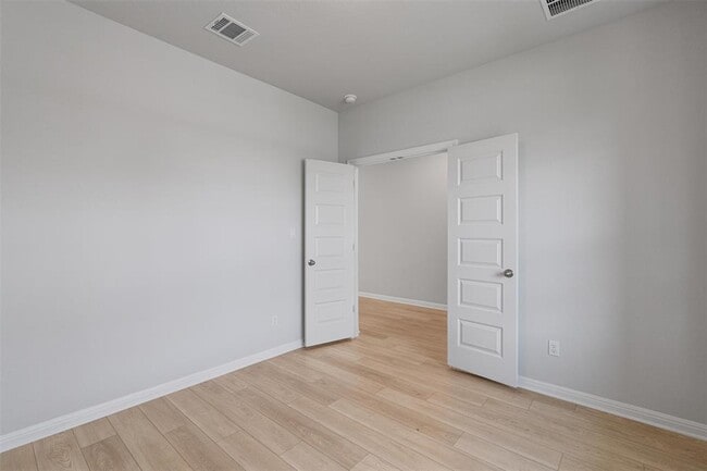 Building Photo - 116 Rocking Chair Dr
