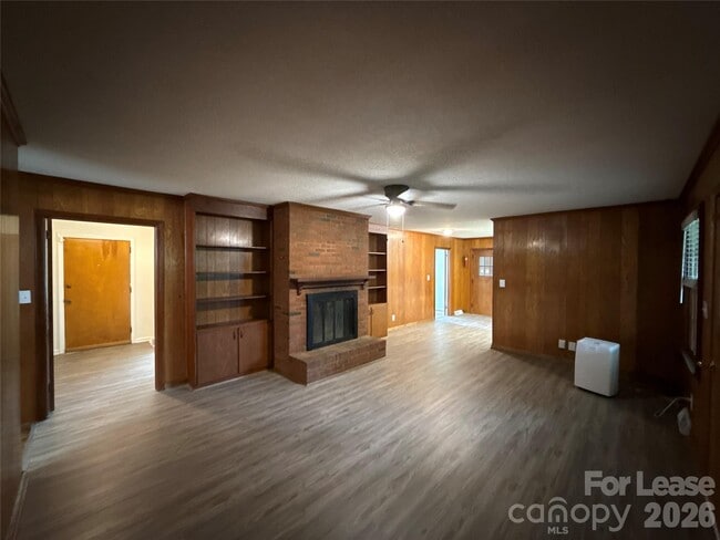 Building Photo - 112 NC-218