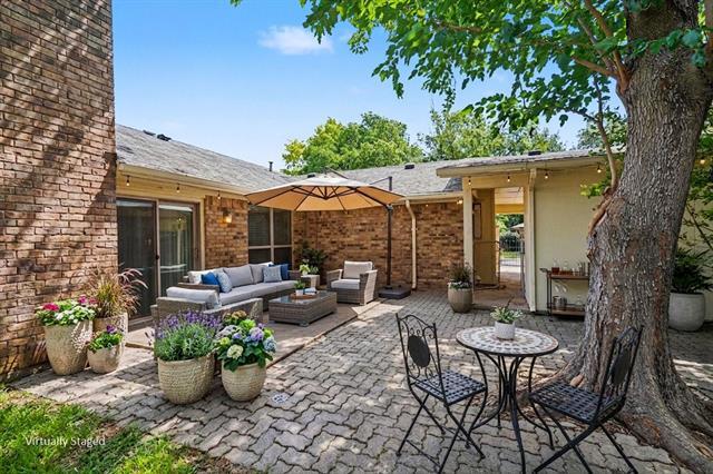 Building Photo - 2701 Whitehurst Dr