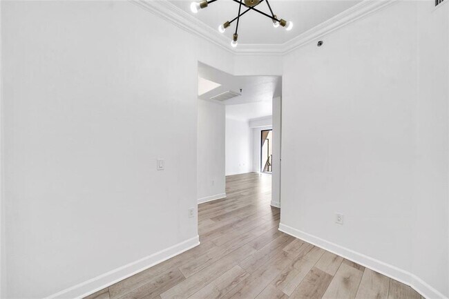 Building Photo - 3445 Stratford Rd NE