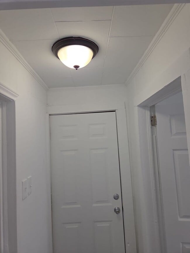 Building Photo - Newly remodeled home is located in Lancaster, SC 29720.