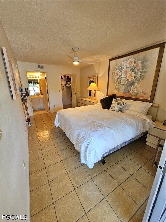 Building Photo - 14831 Summerlin Woods Dr