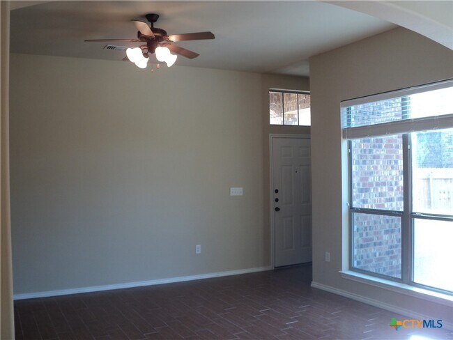 Building Photo - 1105 Brown Rock Dr