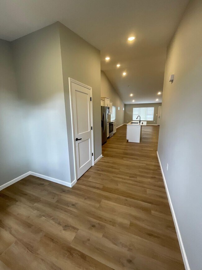 Building Photo - 2506 Landmark Dr