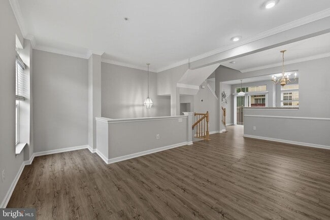Building Photo - 2714 Manhattan Pl