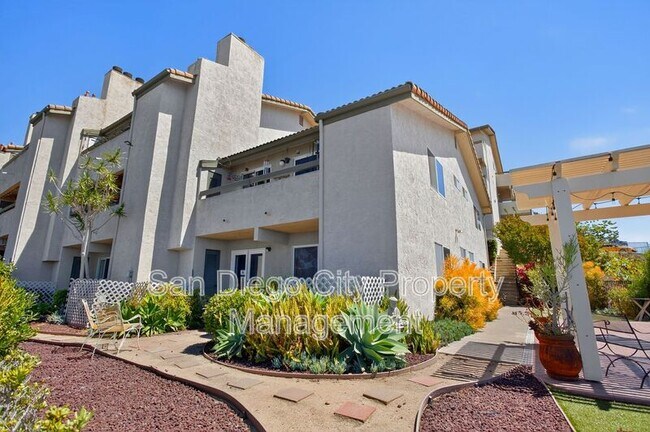 Building Photo - 4794 Arizona St