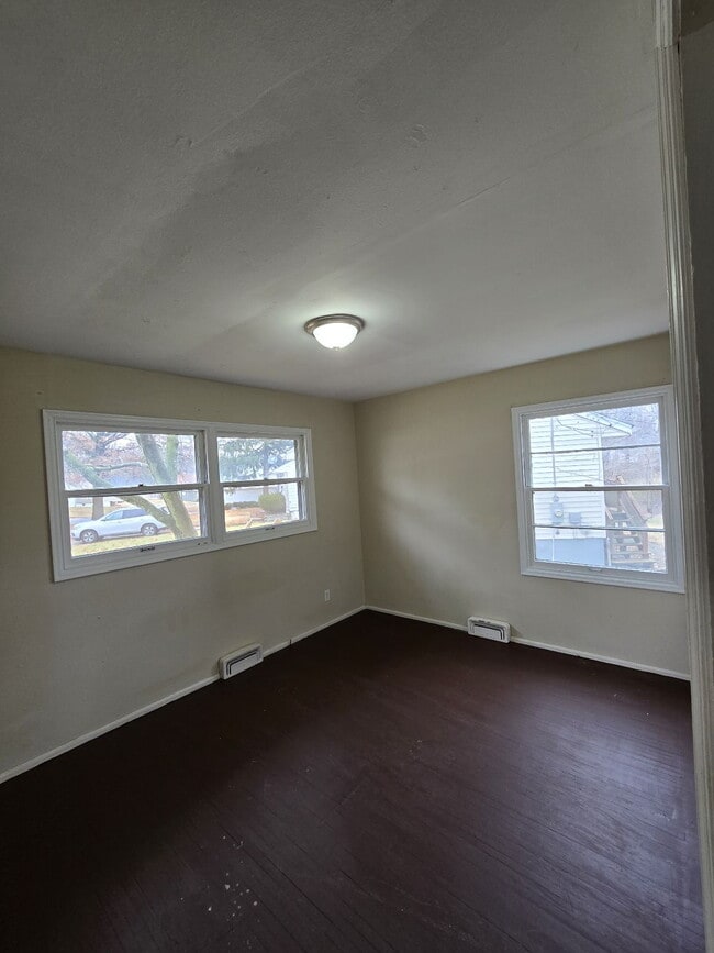 Building Photo - Charming 3-Bedroom Home Coming Soon in Sai...