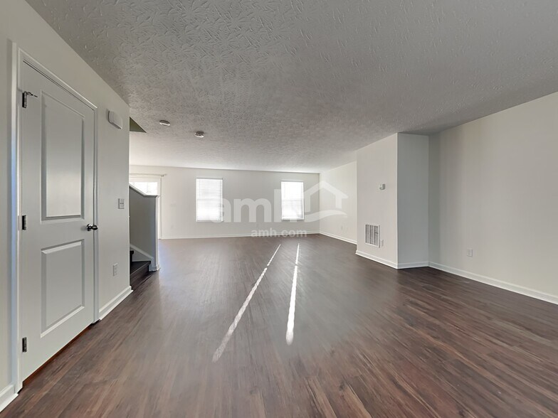 Building Photo - 4651 Megan Danielle Dr