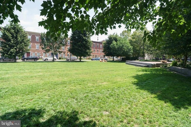 Building Photo - 1205 Clymer St