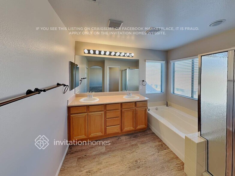 Building Photo - 7394 Longhorn Lodge Ave