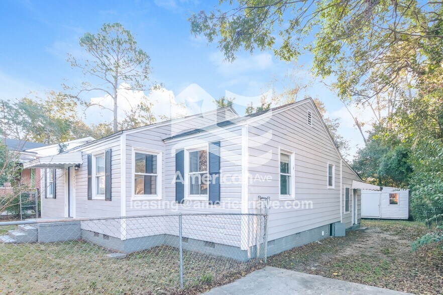 Building Photo - 2920 Pecan St