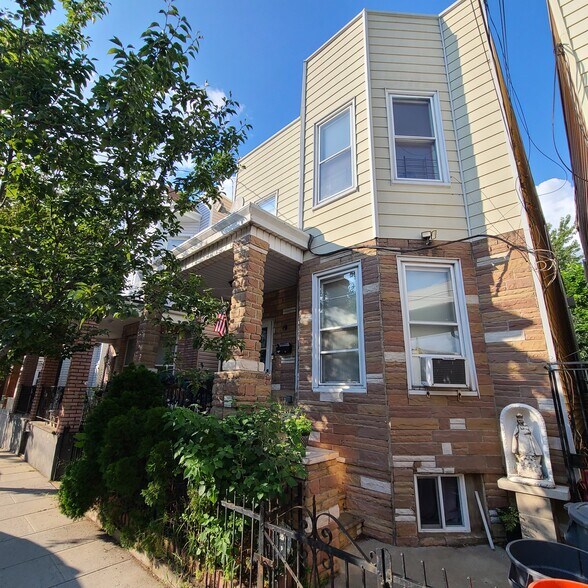 Building Photo - 616 36th St