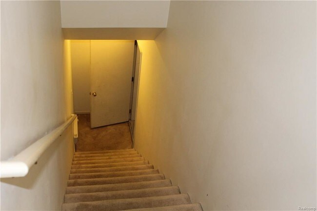 Building Photo - 16695 Carriage Way