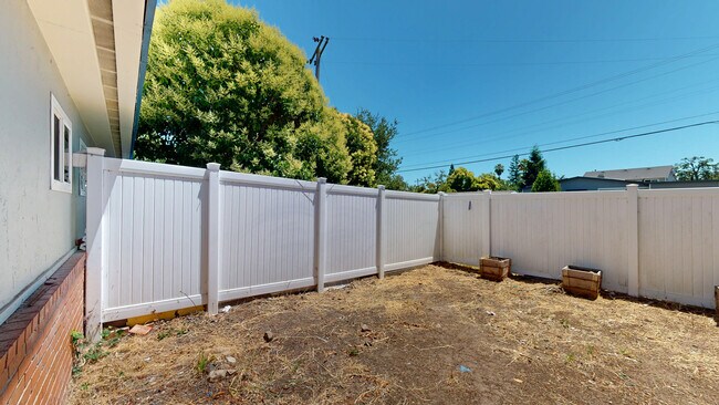 Building Photo - 15487 Marty Dr