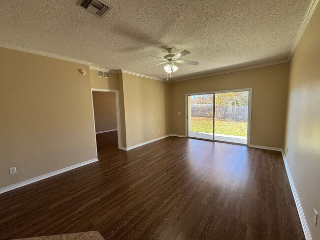 Building Photo - 3421 Cherry Ridge Rd