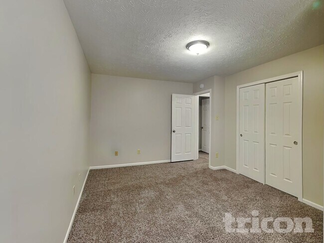 Building Photo - 6422 Coconut Ct