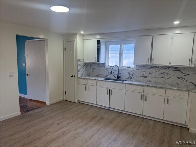 Building Photo - 116 Nicholson St