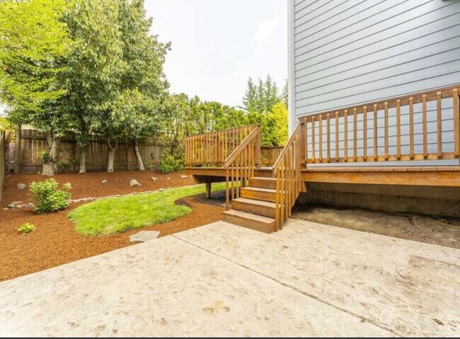 Building Photo - 3081 SE Riesling Rd