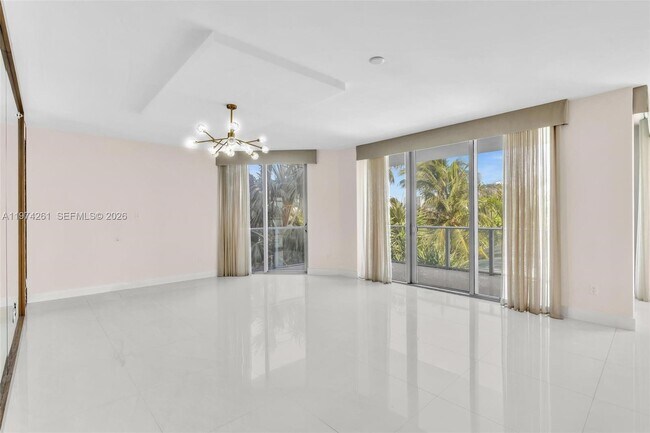 Building Photo - 17301 Biscayne Blvd