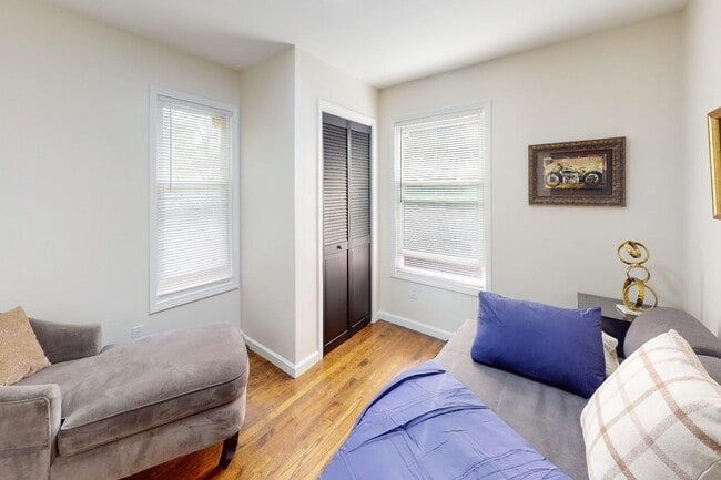 Building Photo - 2002 Ridgemont Rd