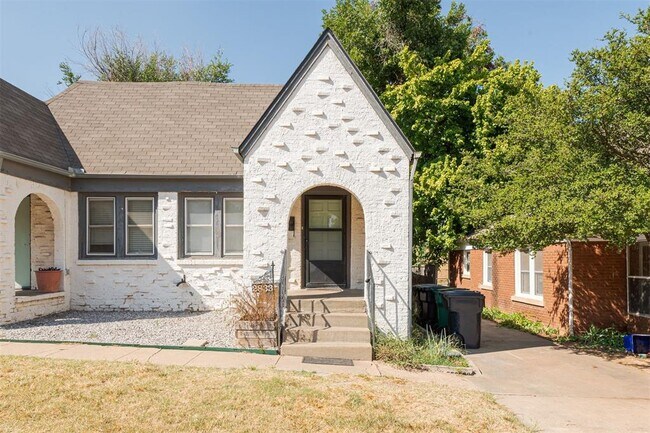 Building Photo - 2833 NW 22nd St