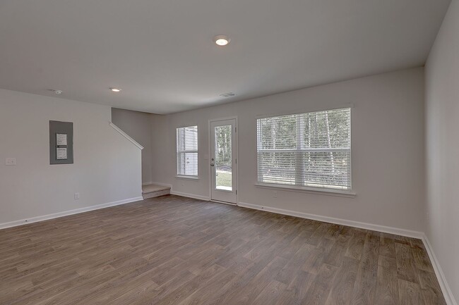 Building Photo - Shady Oaks Subdivision!