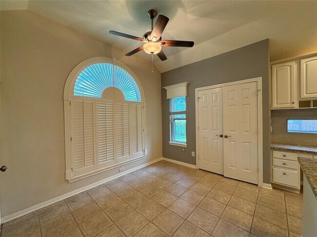 Building Photo - 5822 Pinellas Park Ct