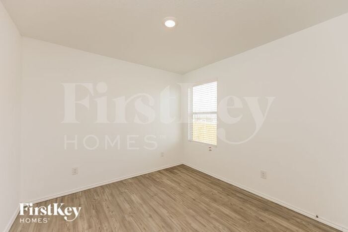 Building Photo - 231 Agave Cir