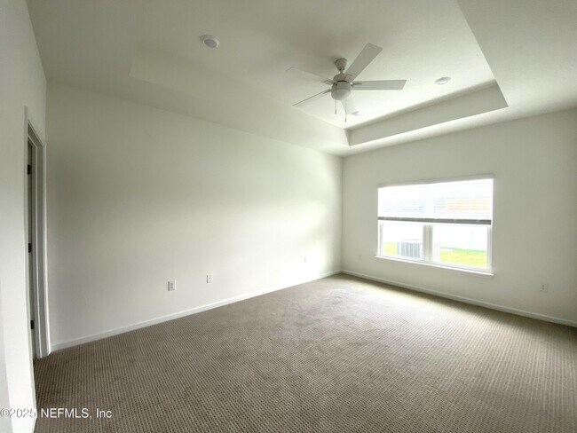 Building Photo - 214 Water Elm Walk
