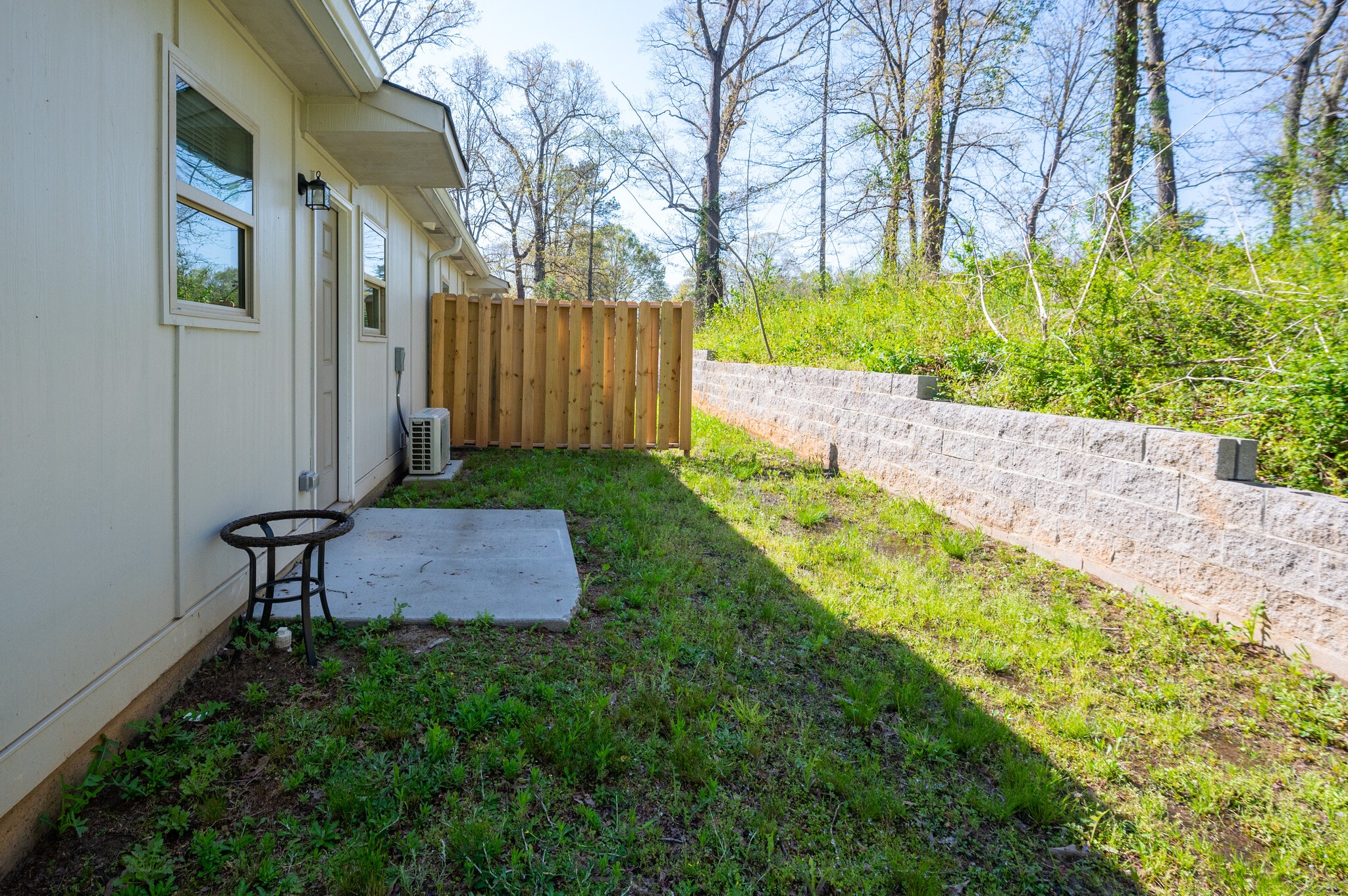 Building Photo - 2005 Coldwater Rd