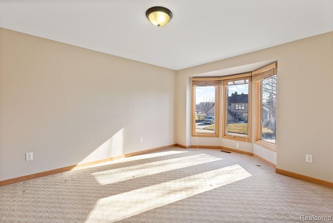 Building Photo - 37701 Fleetwood Dr