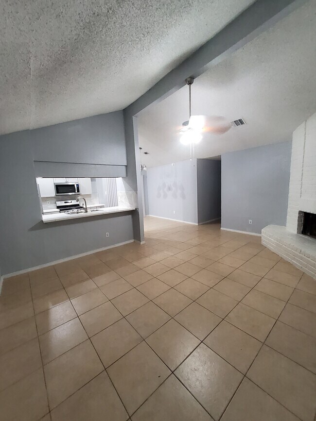 Building Photo - 10151 Inwood Hollow Ln