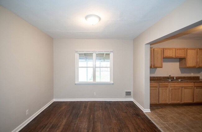 Building Photo - 3309 Mars Hill St