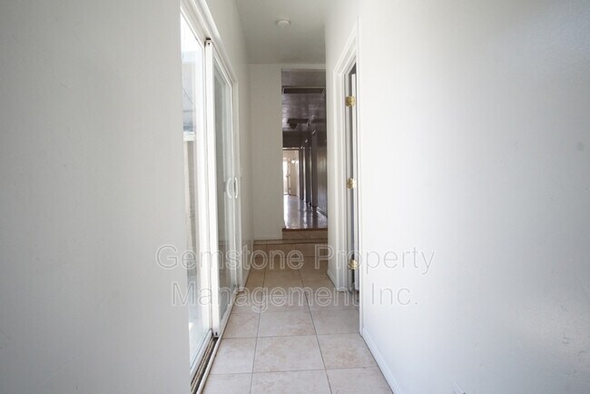 Building Photo - 5017 College Ave