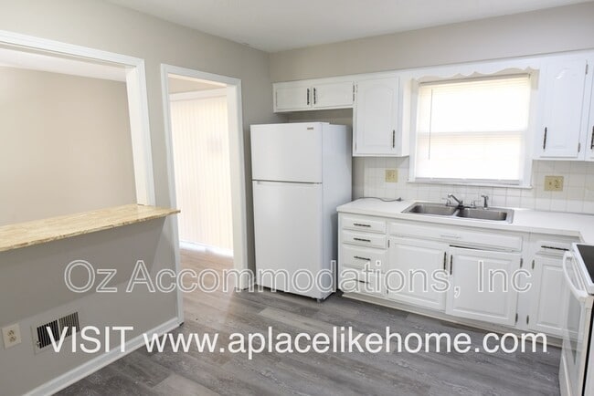 Building Photo - 8206 W 57th Terrace